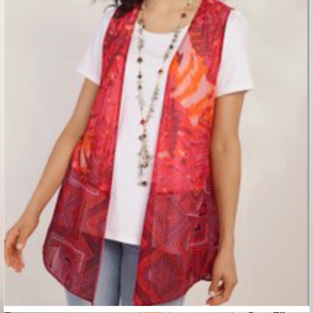 NWT Soft Surroundings Betania Vest Topper Pink
Floral Geometric